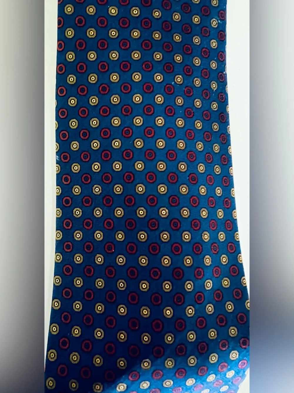 Elegant John Comfort London England 100% Silk Men,s Necktie, Blue, Red, Golden